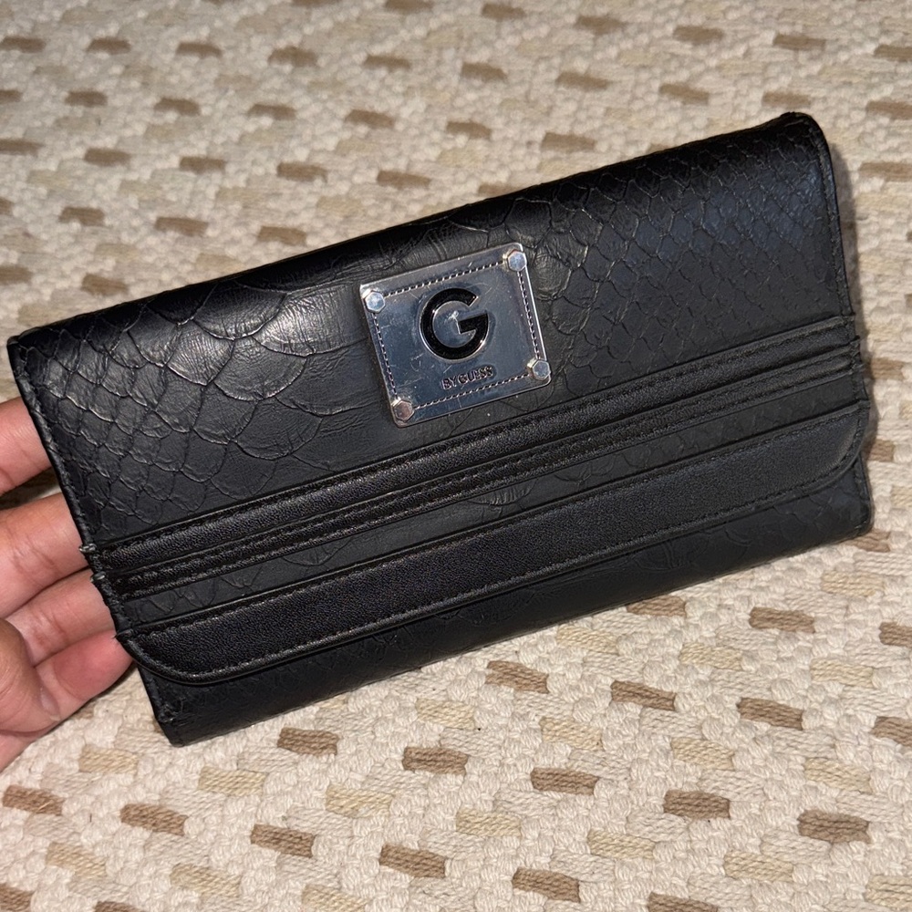 Guess Black Embossed Wallet ❗️FREE W/ bag purchase